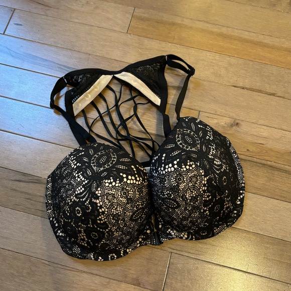 NWT Victoria’s Secret Push Up Bra 32DDD - Picture 2 of 6